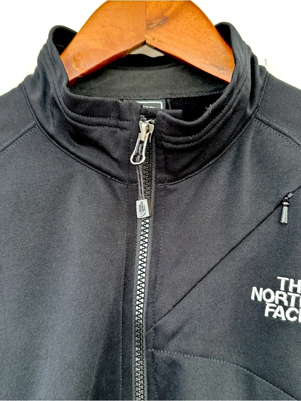 The North Face Flight Series Women’s Black Lightweight Jacket with Full Zip - Picture 7 of 14